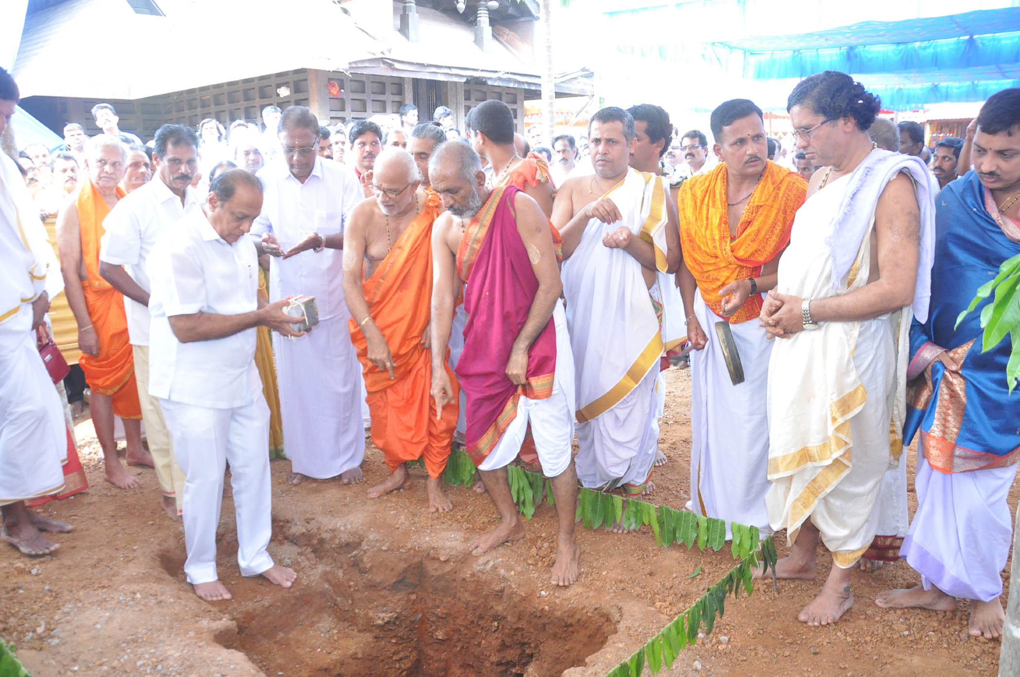 ಹಿರಿಯಡ್ಕ ದೇವಸ್ಥಾನ ಗರ್ಭಗುಡಿಗೆ ಶಿಲಾನ್ಯಾಸ